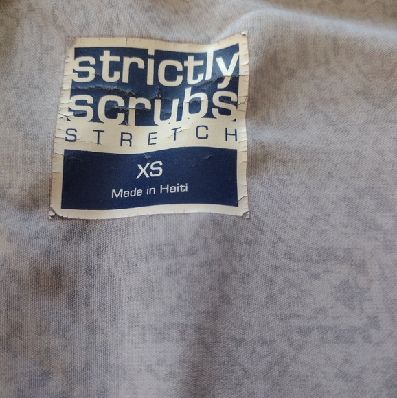 Strictly Scrub top XS - Picture 2 of 2